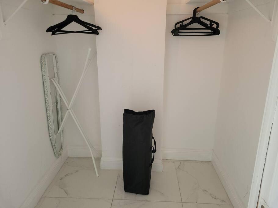 גולדן ביץ' Modern 1 Bedroom Condo, Steps From Beach, Free Parking! מראה חיצוני תמונה