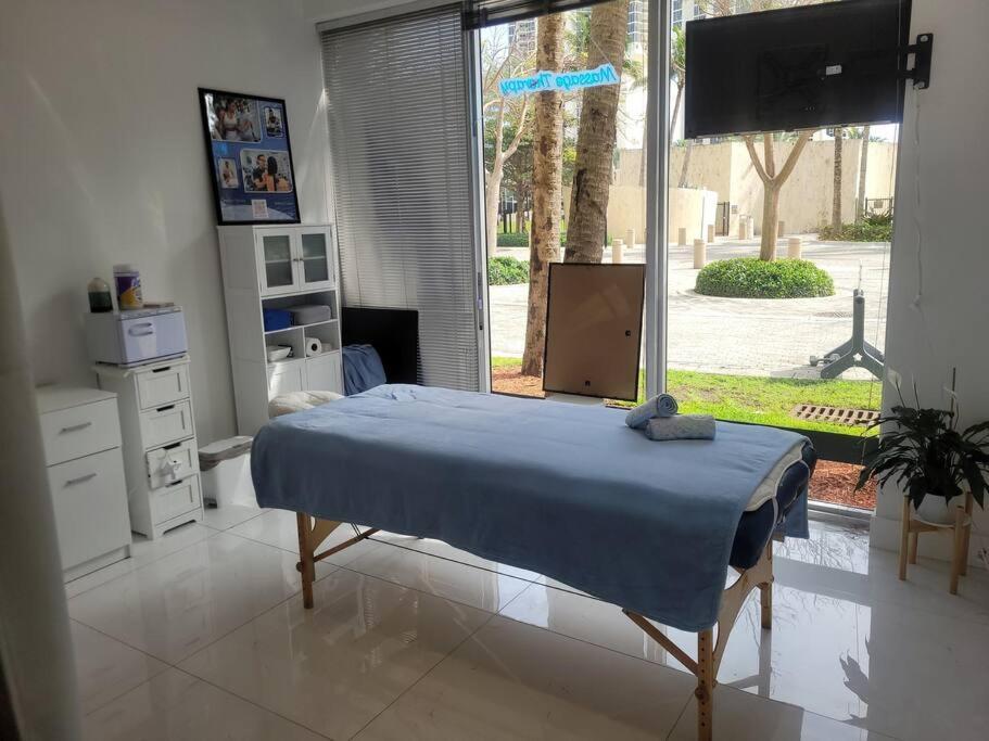 גולדן ביץ' Modern 1 Bedroom Condo, Steps From Beach, Free Parking! מראה חיצוני תמונה