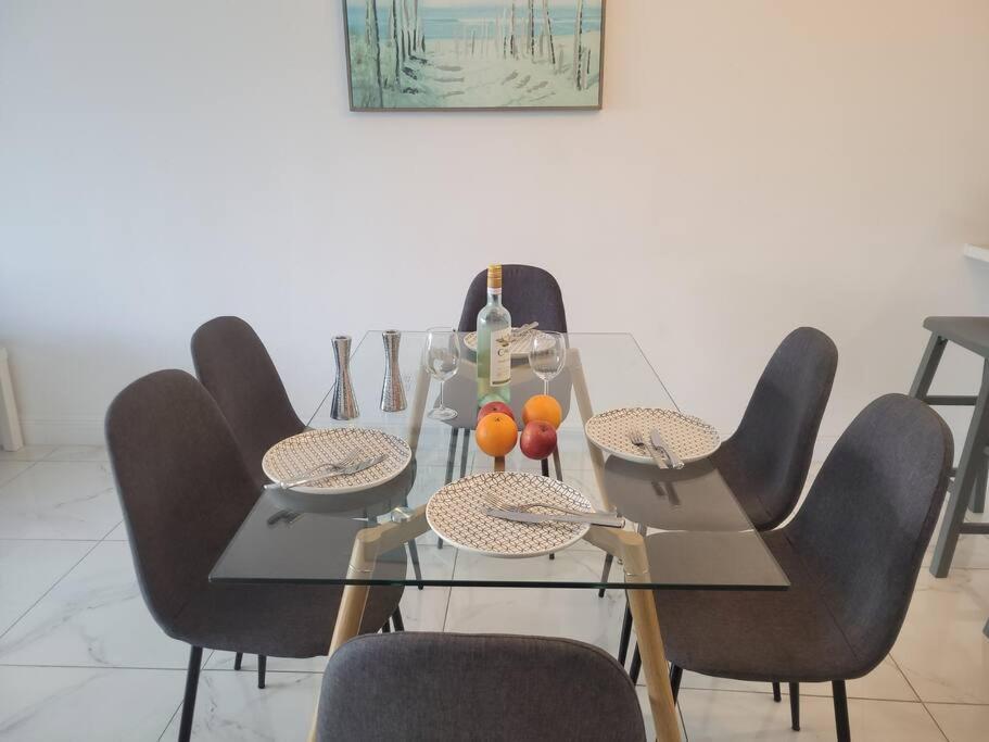 גולדן ביץ' Modern 1 Bedroom Condo, Steps From Beach, Free Parking! מראה חיצוני תמונה